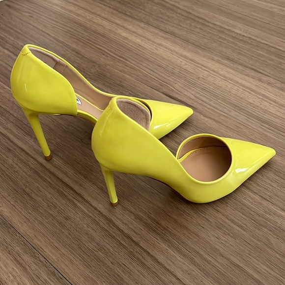 Steve Madden Alleviate Pump | Citron | Size 8 - Picture 3 of 3